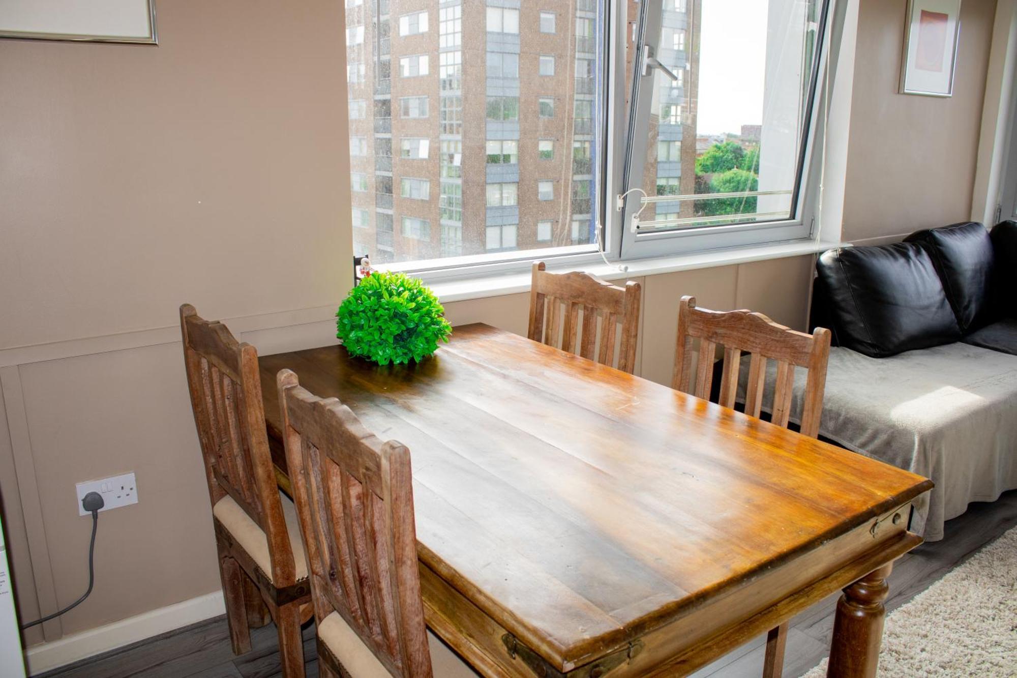 Sidemersey Livings - And Quiet 2-bedroom Apartment